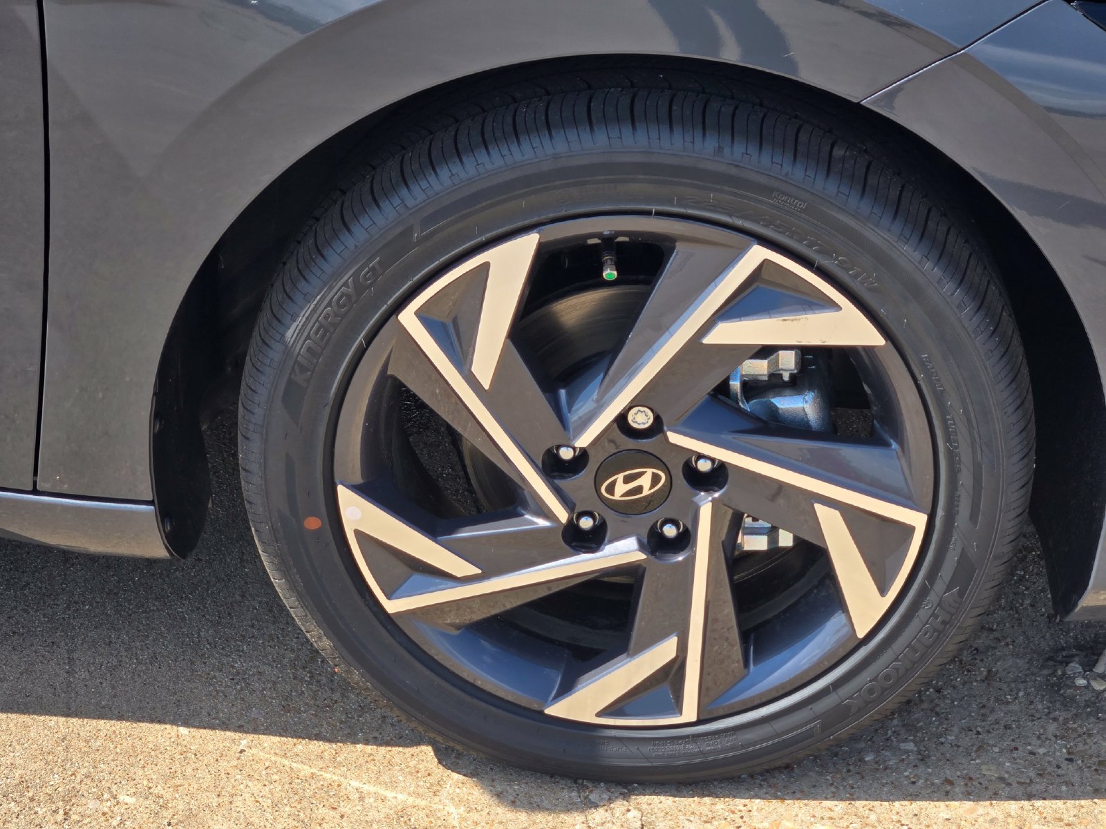 New 2026 Hyundai Elantra Limited FWD image 7