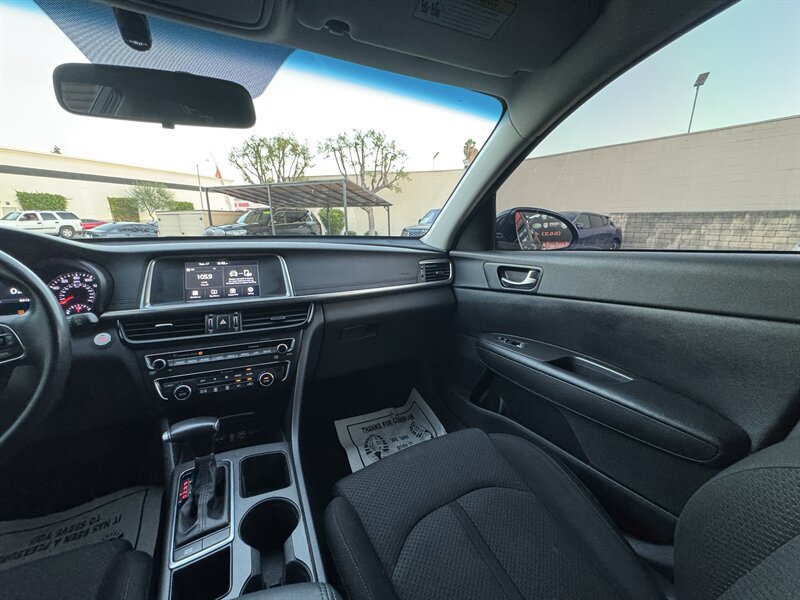 Used 2018 Kia Optima Premium w/ Convenience Package FWD image 36
