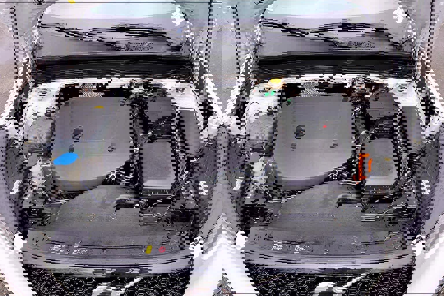 Used 2023 Volvo XC40 B5 Plus w/ Driver Assist Package AWD/4WD image 32