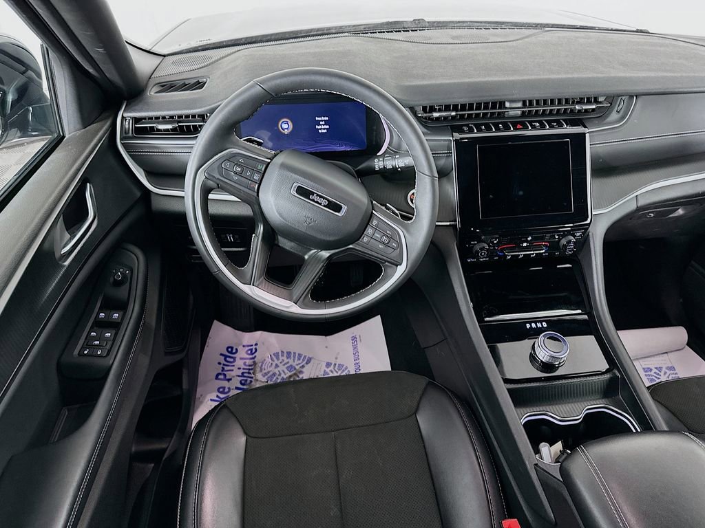 Certified 2024 Jeep Grand Cherokee Altitude image 33