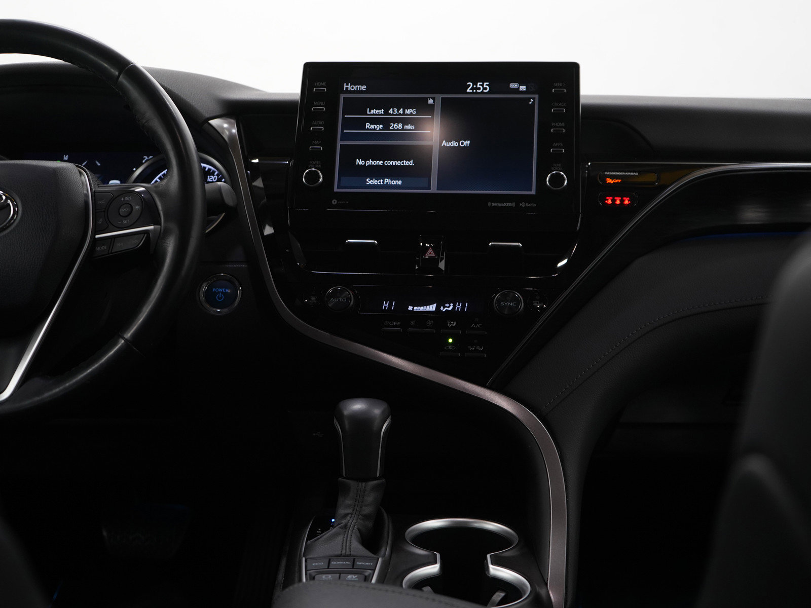 Used 2022 Toyota Camry XLE image 13