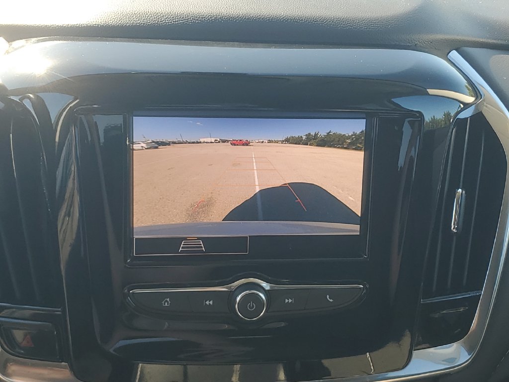 Used 2021 Chevrolet Traverse LT FWD image 17
