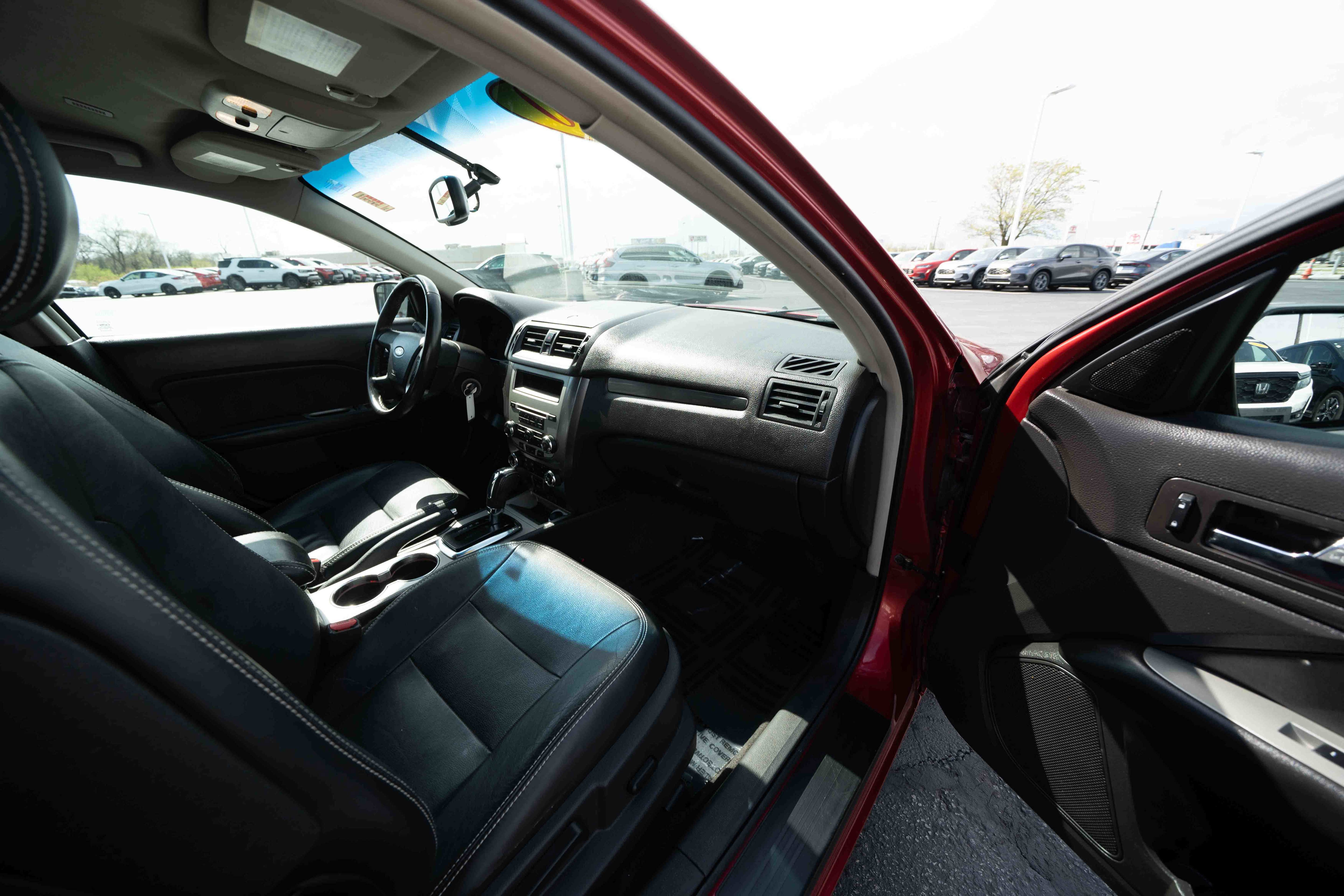 Used 2010 Ford Fusion SEL image 24