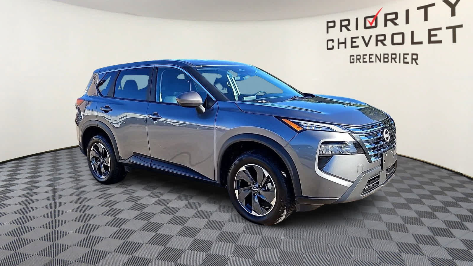 Used 2025 Nissan Rogue SV AWD/4WD image 2