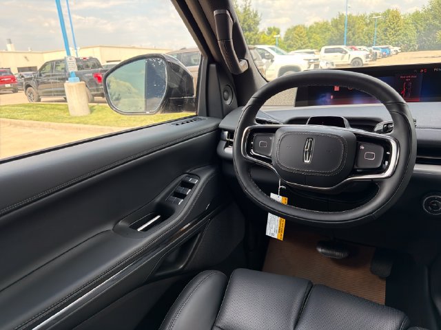 New 2026 Lincoln Navigator Reserve w/ Jet Appearance Package AWD/4WD image 18