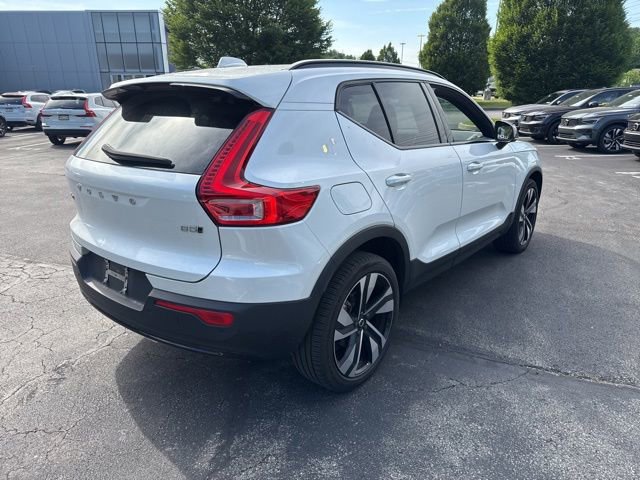 Used 2023 Volvo XC40 B5 Plus w/ Protection Package Premier AWD/4WD image 6