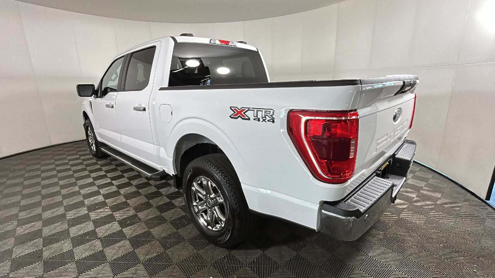 Used 2023 Ford F150 XLT w/ XTR Package AWD/4WD image 5