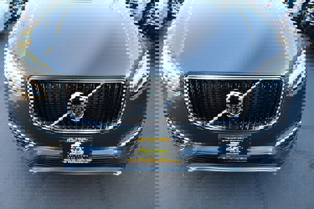 Used 2017 Volvo XC90 T6 Momentum w/ Vision Package image 9