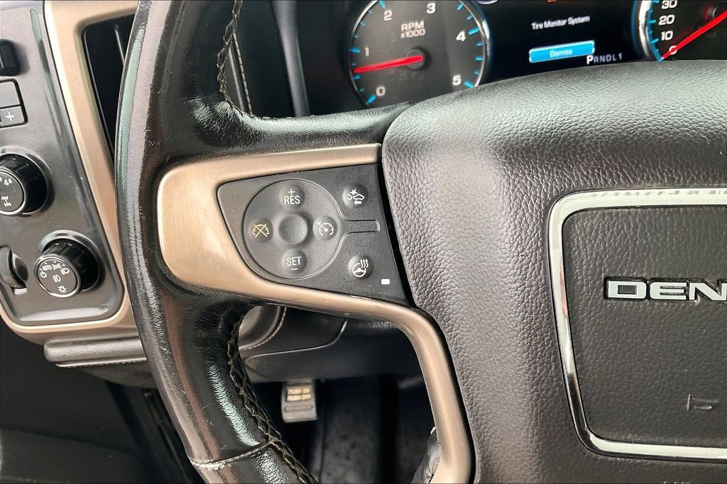 Used 2019 GMC Sierra 2500 Denali w/ Suspension Package, Off-Road AWD/4WD image 18
