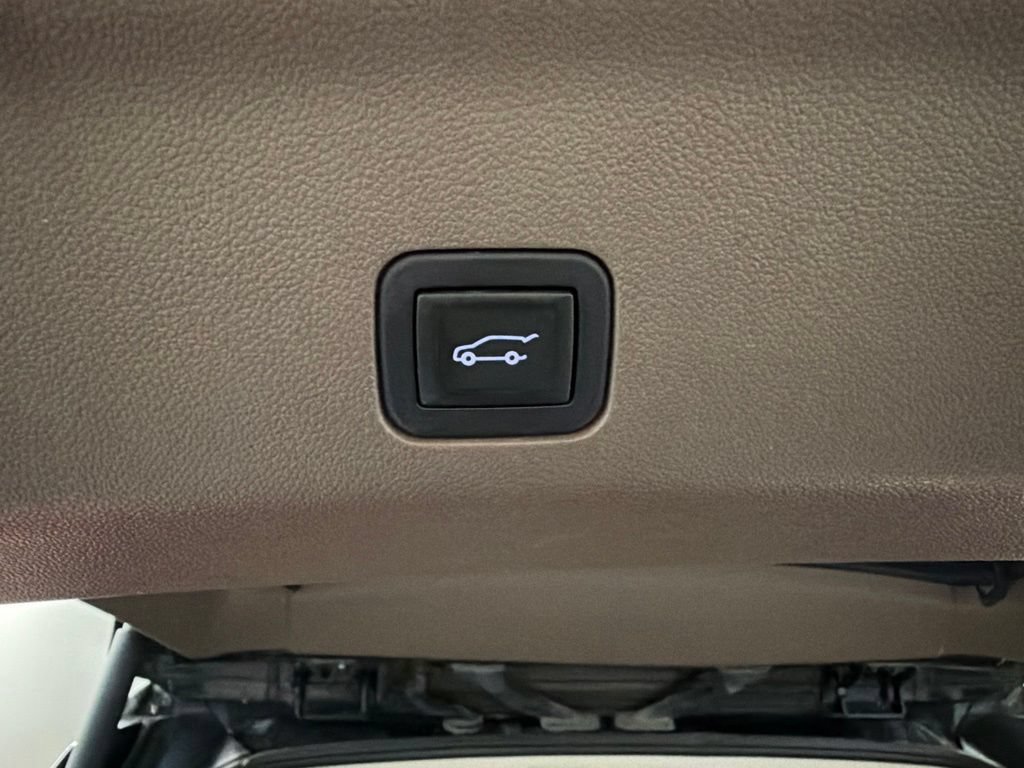 Used 2021 GMC Yukon Denali w/ Denali Premium Package AWD/4WD image 34