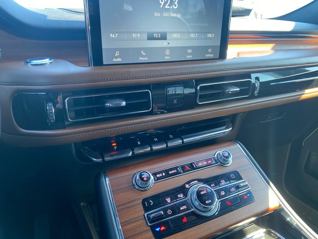 Used 2020 Lincoln Aviator Reserve image 18