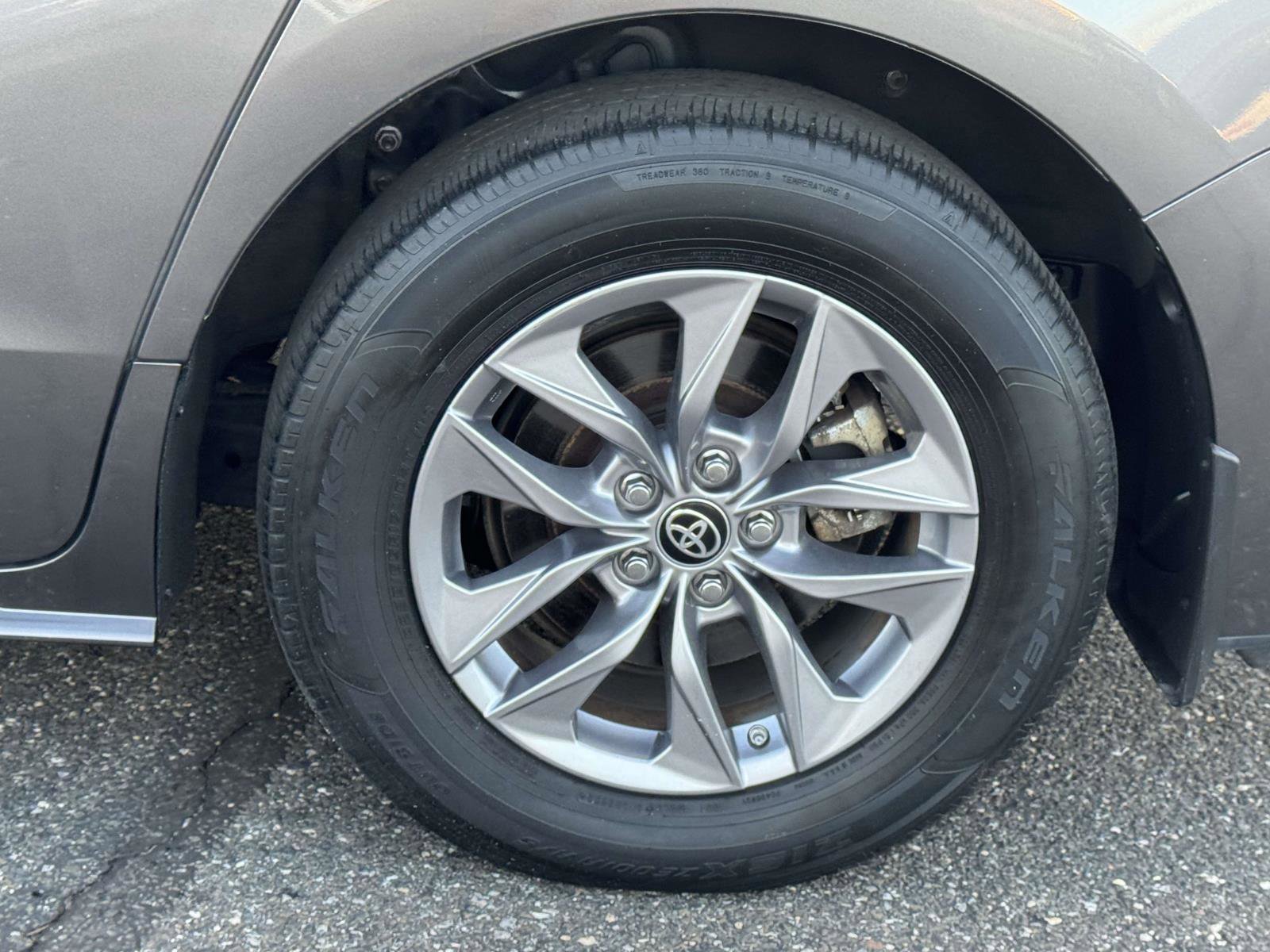 Certified 2023 Toyota Sienna LE image 8