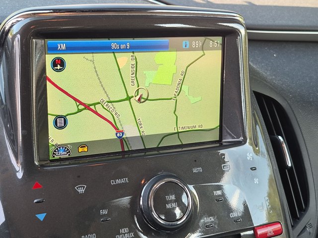 Used 2011 Chevrolet Volt Premium w/ Premium Trim Package FWD image 7