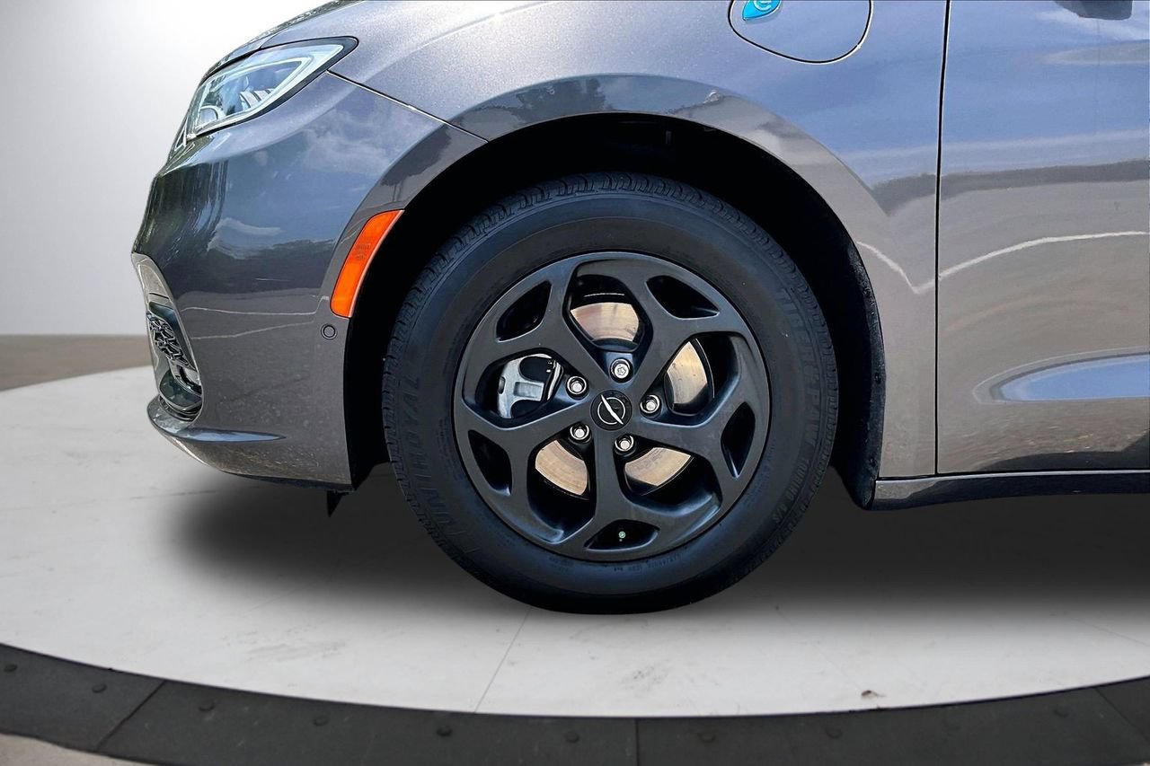 Used 2023 Chrysler Pacifica Limited w/ S Appearance Package FWD image 34