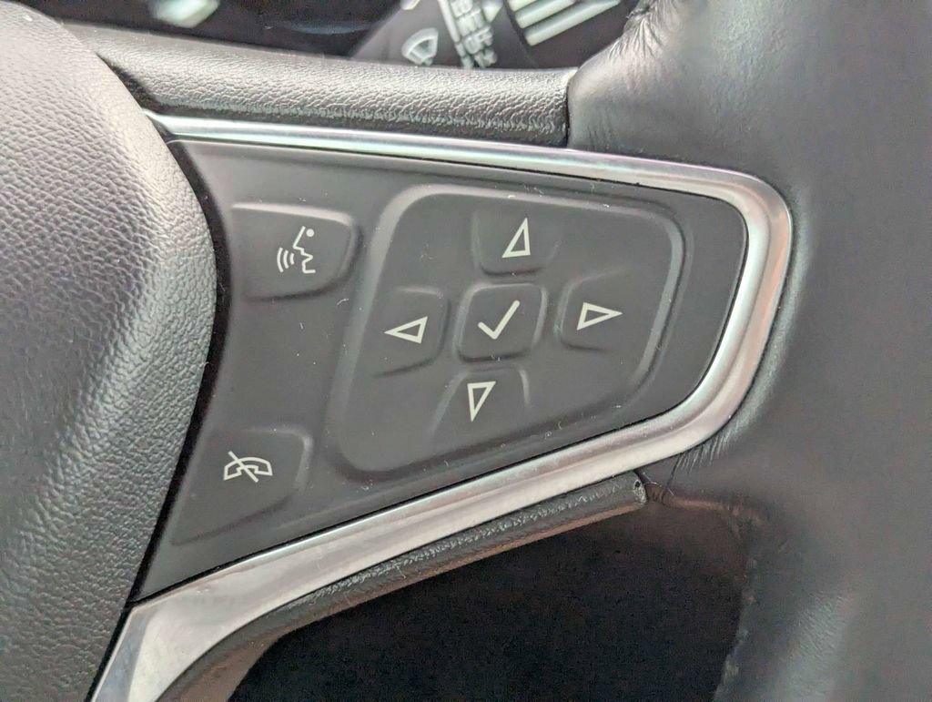 Used 2018 Chevrolet Equinox Premier FWD image 29