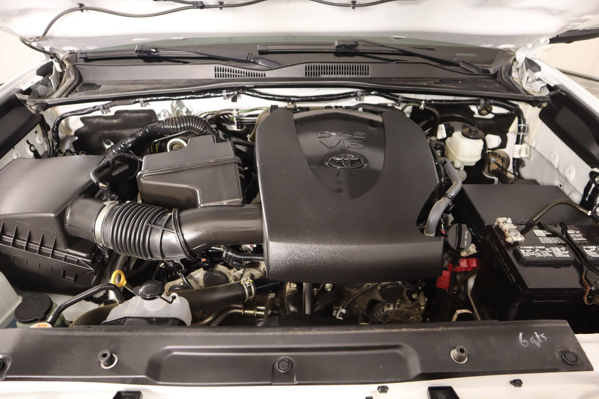 Used 2021 Toyota Tacoma Limited image 22