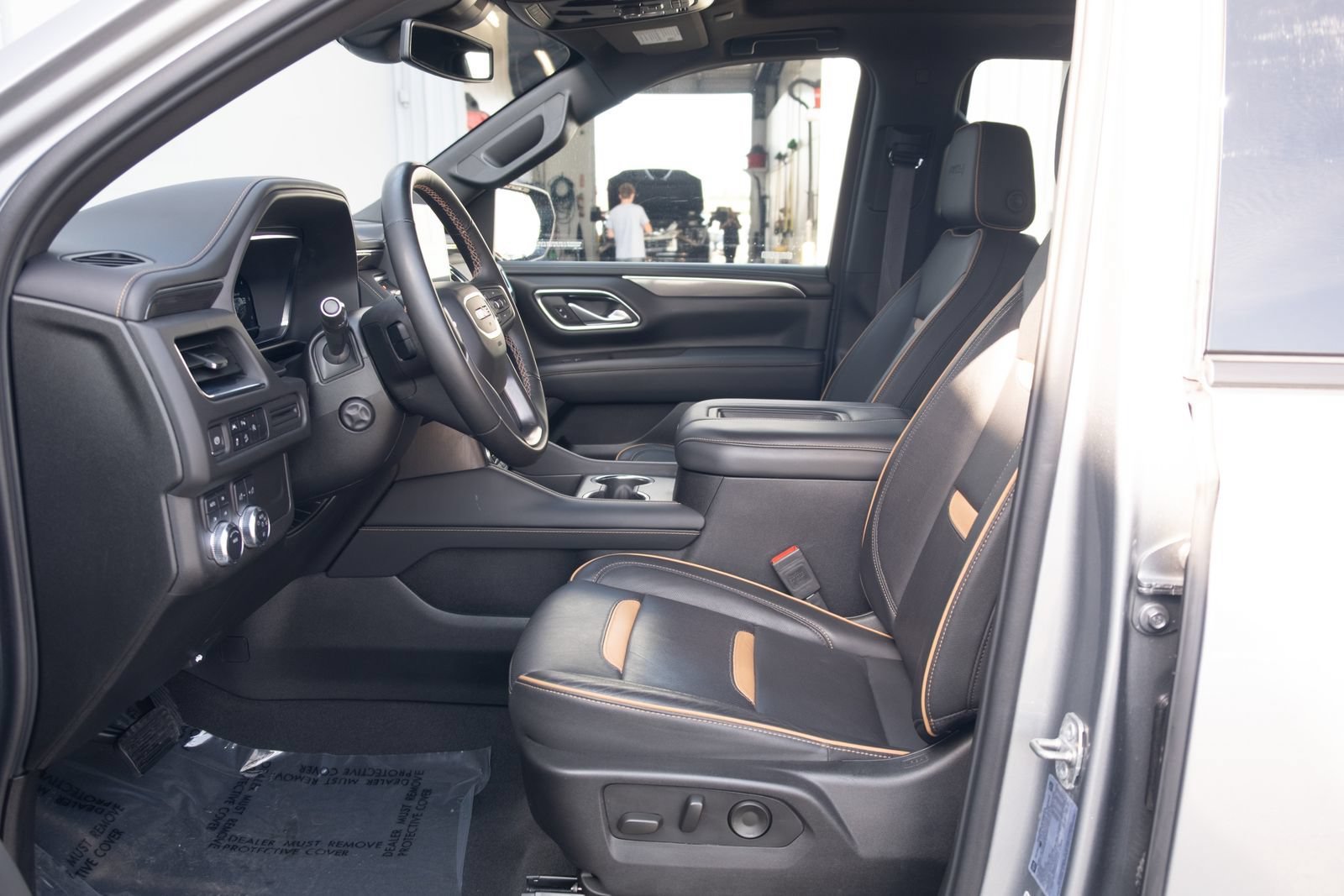 Used 2024 GMC Yukon AT4 AWD/4WD image 12