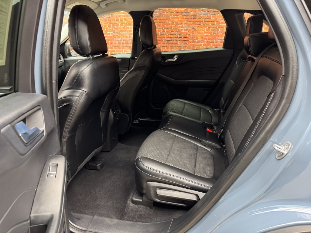 Certified 2023 Ford Escape SE FWD image 25