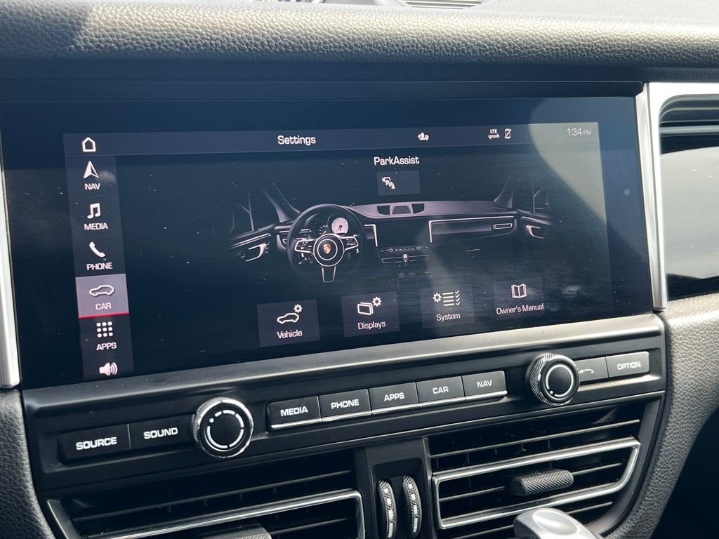 Used 2020 Porsche Macan image 31