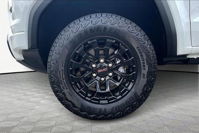 New 2026 GMC Canyon Elevation w/ Convenience Package RWD image 13