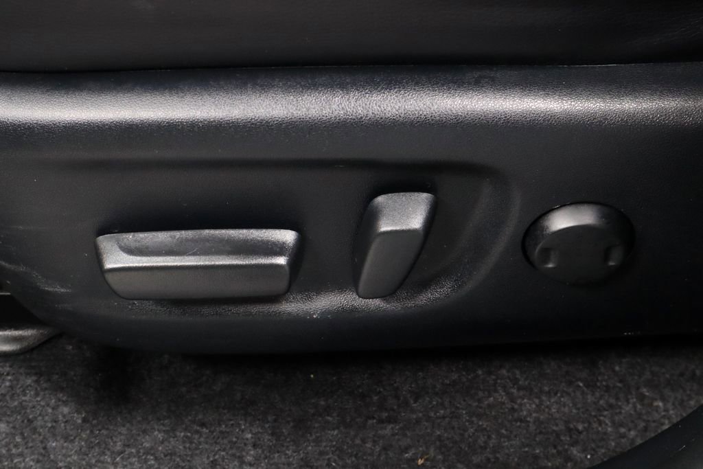 Used 2018 Toyota RAV4 Limited image 25