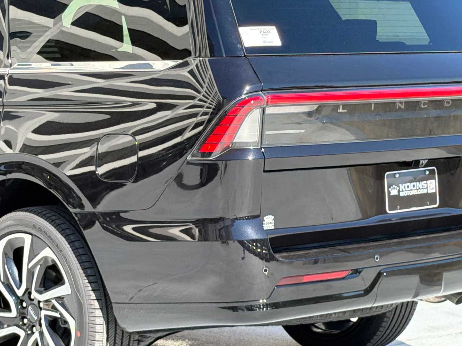 New 2027 Lincoln Navigator Reserve AWD/4WD image 7