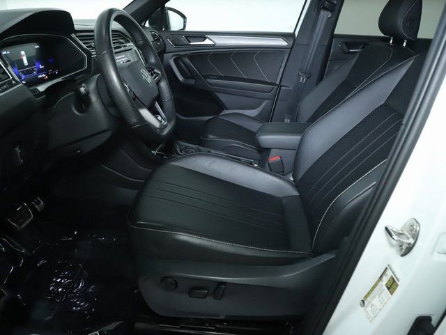 Used 2024 Volkswagen Tiguan SE R-Line AWD/4WD image 19