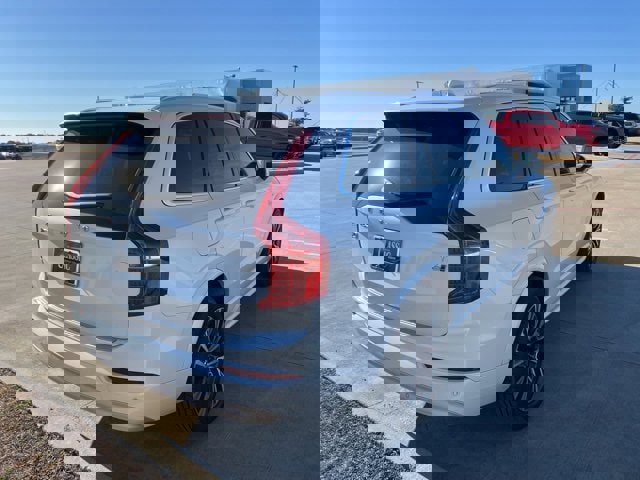 Used 2022 Volvo XC90 T6 Momentum image 6