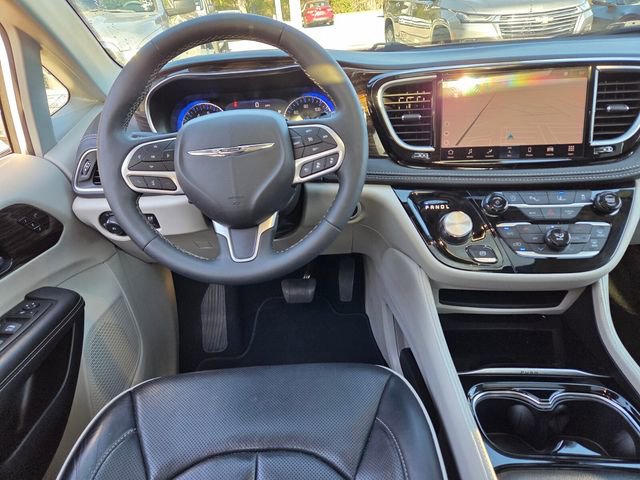 Used 2024 Chrysler Pacifica Limited image 14