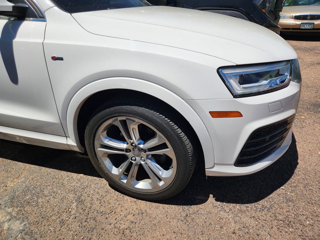 Used 2018 Audi Q3 2.0T Premium Plus w/ Premium Plus Package AWD/4WD image 5