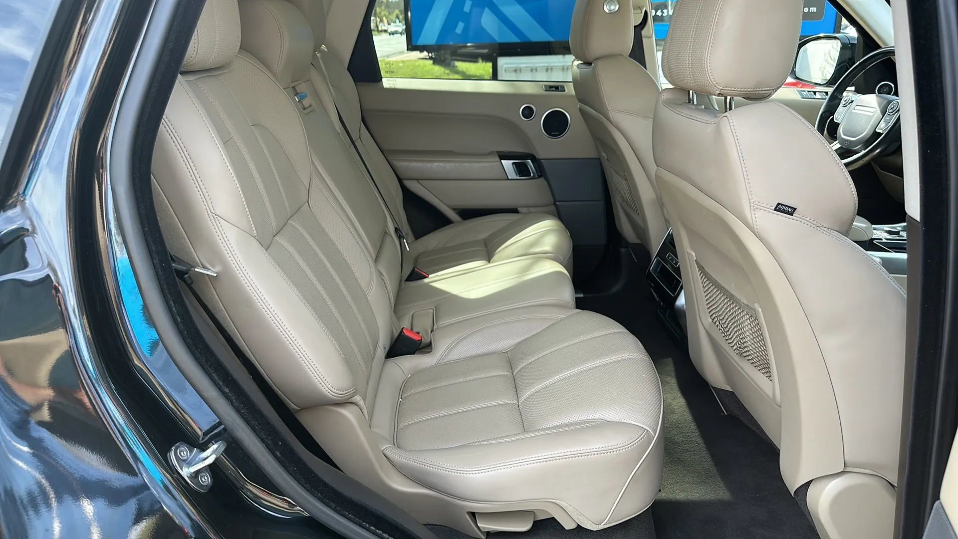 Used 2016 Land Rover Range Rover Sport HSE image 23