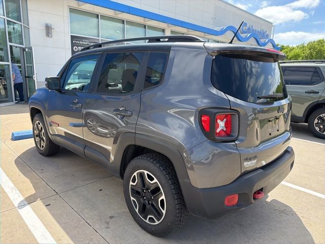 Used 2016 Jeep Renegade Trailhawk w/ Popular Equipment Group AWD/4WD image 6