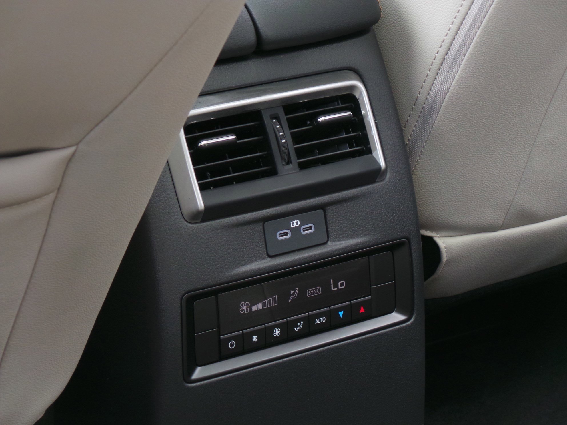 New 2025 MAZDA CX-70 Plug-In Hybrid w/ Premium Pkg image 10