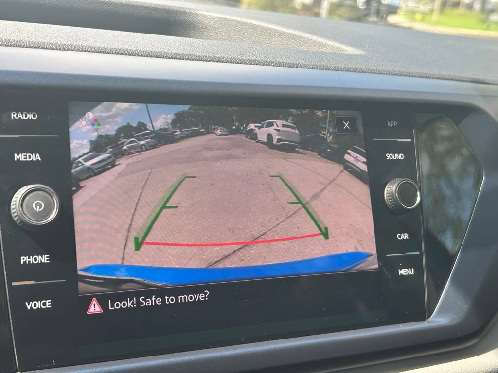 Certified 2022 Volkswagen Taos SE FWD image 19