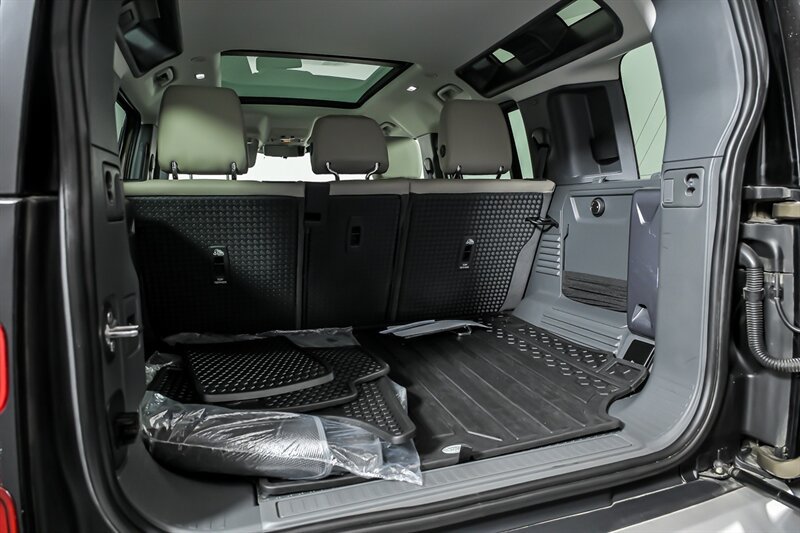 Used 2020 Land Rover Defender 110 First Edition AWD/4WD image 10