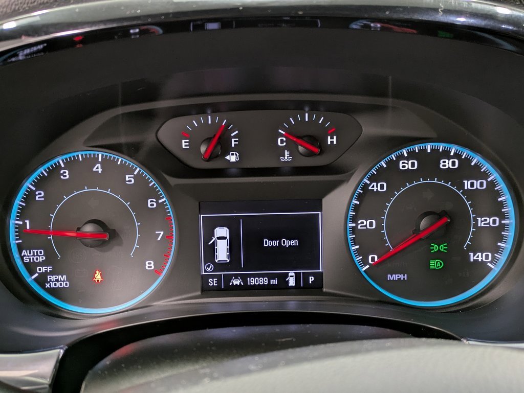 Used 2022 Chevrolet Traverse LS image 15