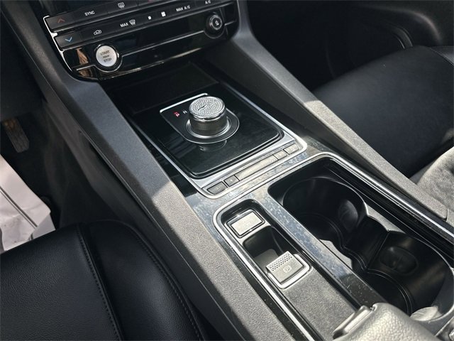 Used 2020 Jaguar F-PACE image 16