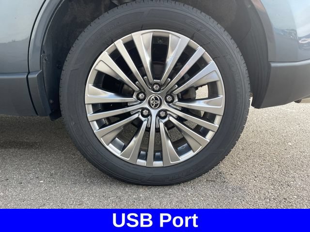Used 2024 Toyota Venza Limited AWD/4WD image 38