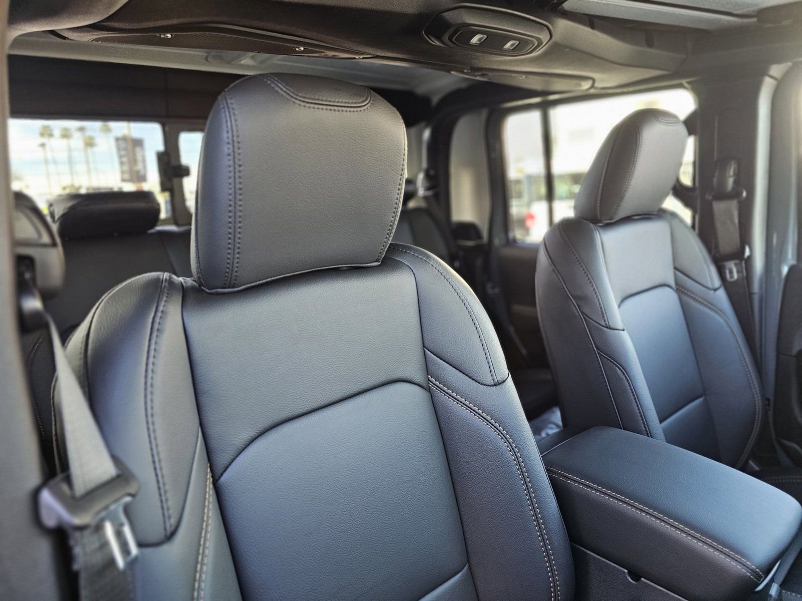 New 2026 Jeep Gladiator Sahara image 25