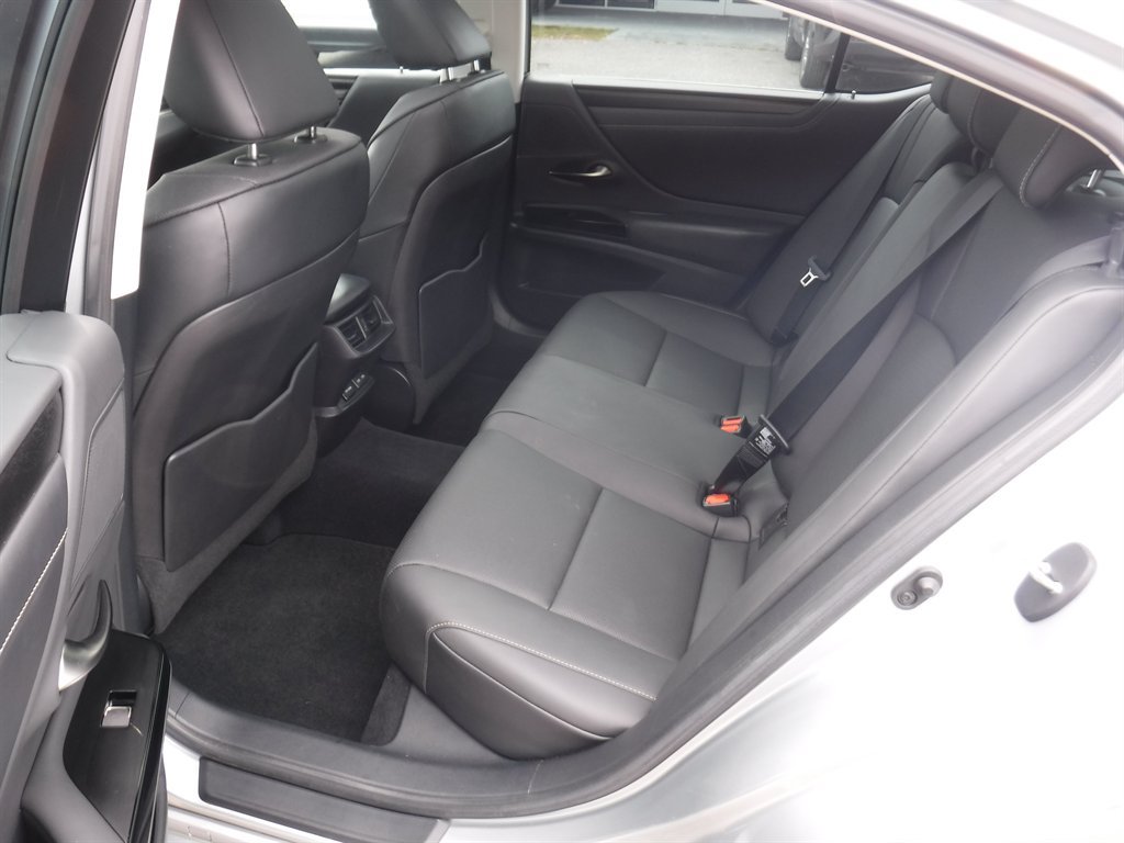 Used 2022 Lexus ES 350 w/ Premium Package FWD image 7
