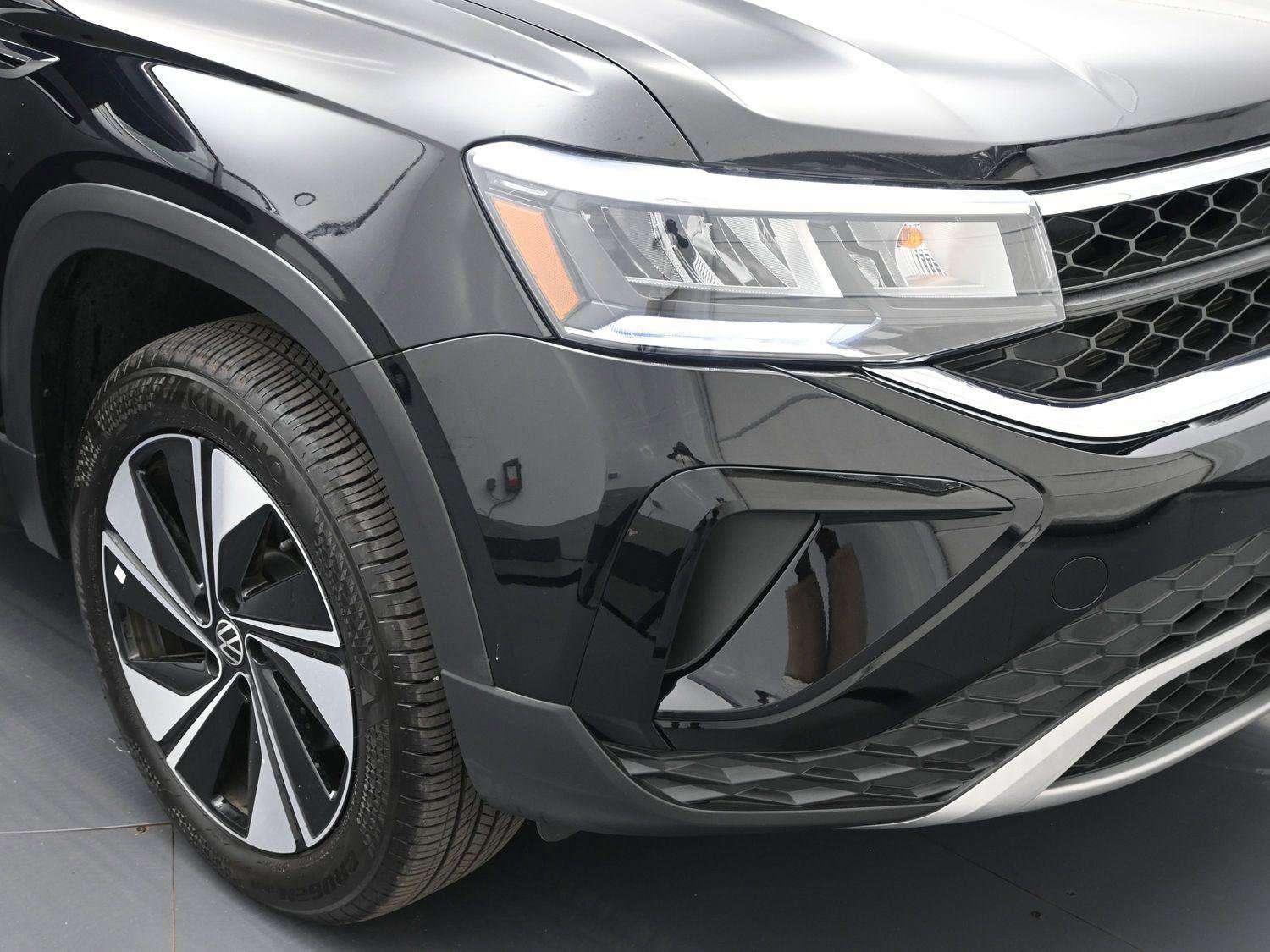 Used 2024 Volkswagen Taos SE image 16