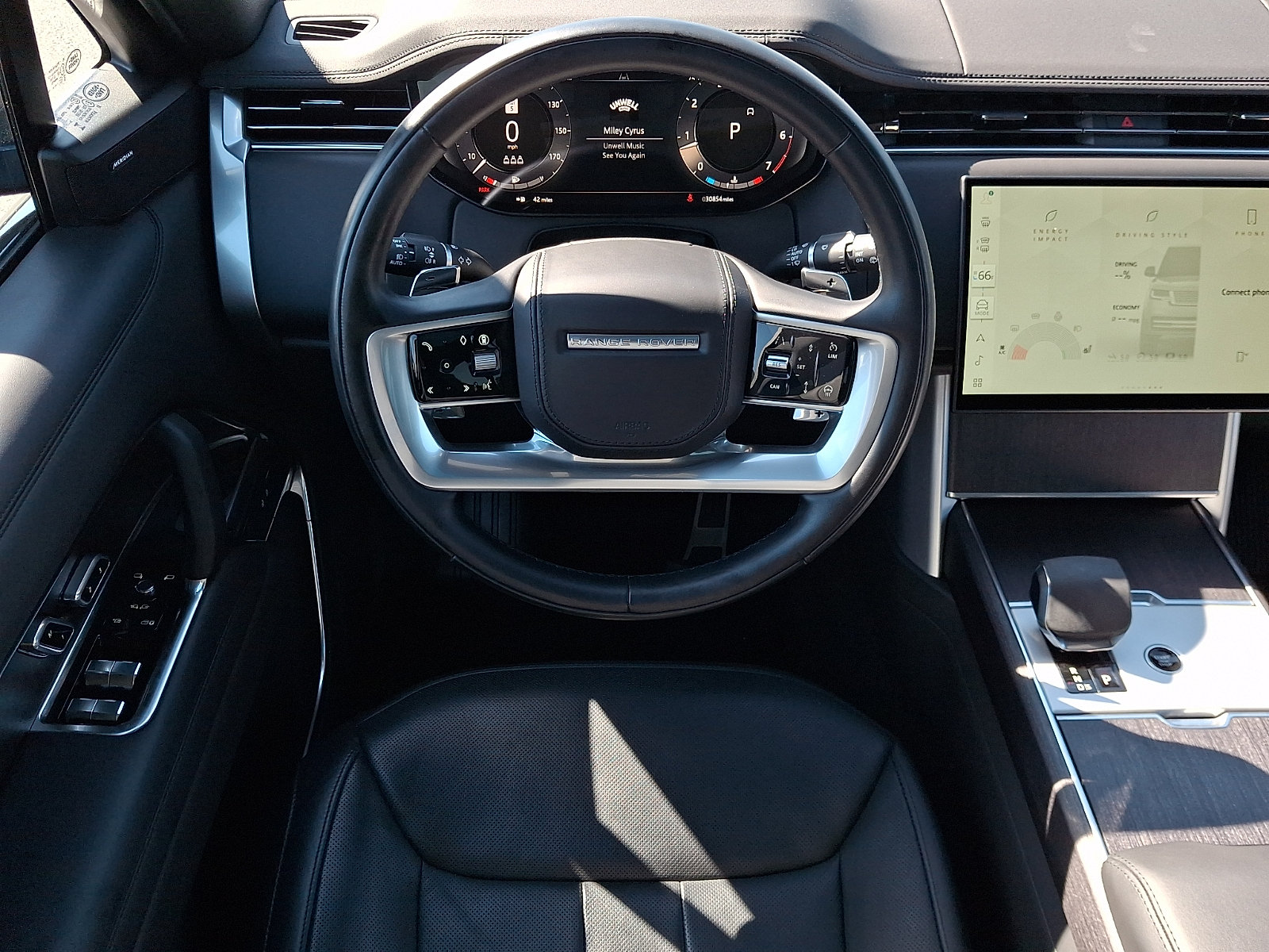 Used 2025 Land Rover Range Rover SE AWD/4WD image 11