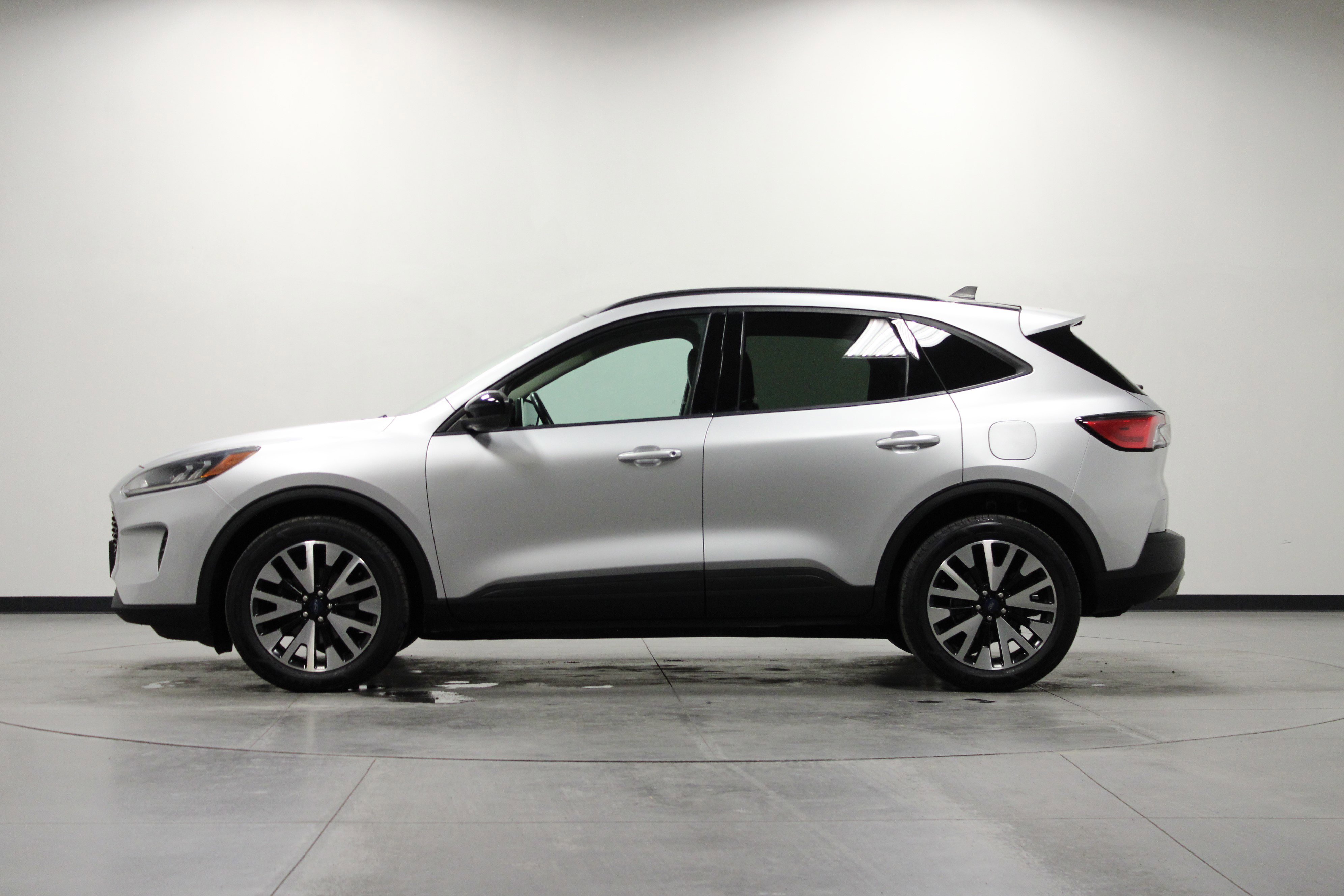 Used 2020 Ford Escape SE Sport image 6