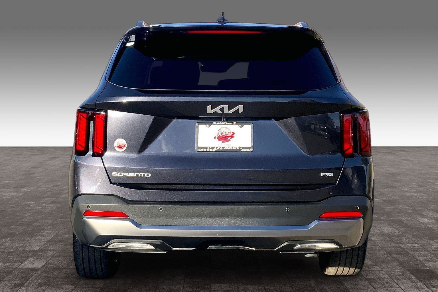 Used 2025 Kia Sorento EX image 4