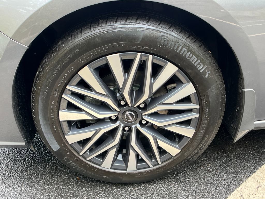 Used 2023 Nissan Altima 2.5 SV w/ SV Premium Package FWD image 25