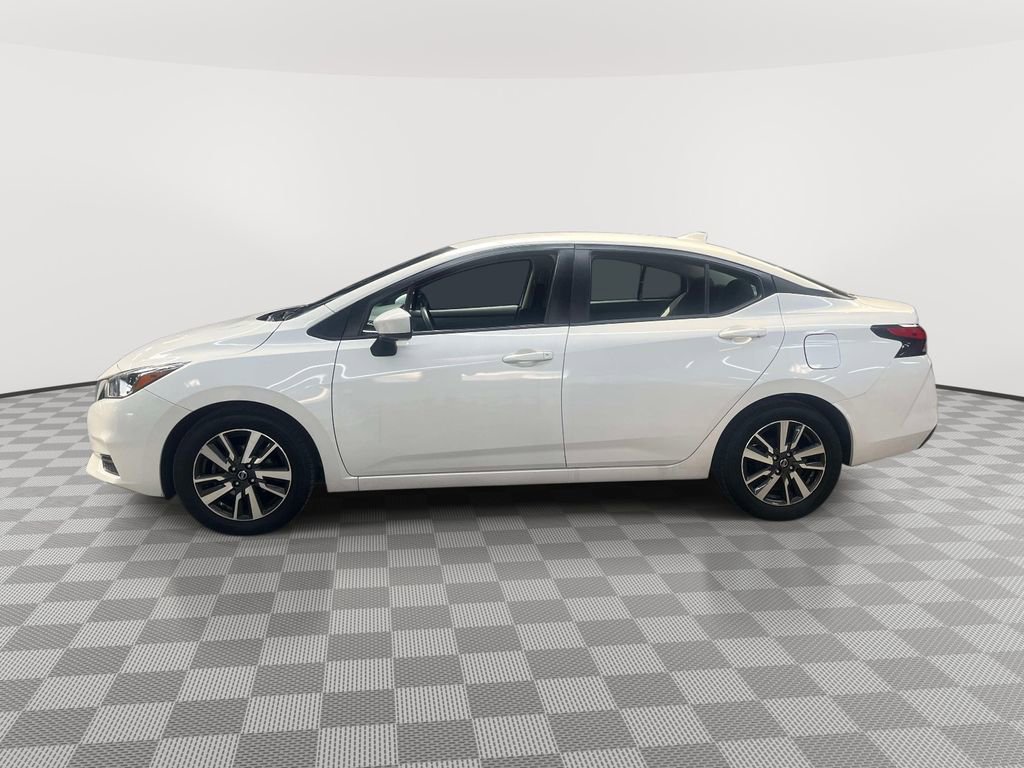 Used 2022 Nissan Versa SV image 5
