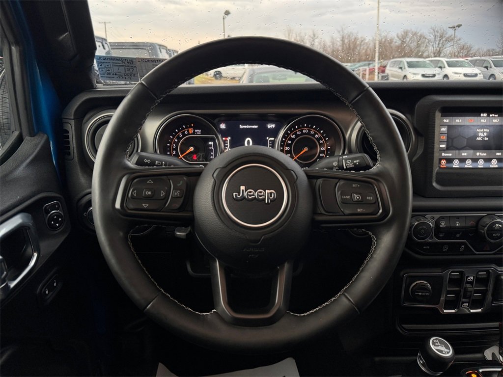 Used 2021 Jeep Gladiator Sport image 15