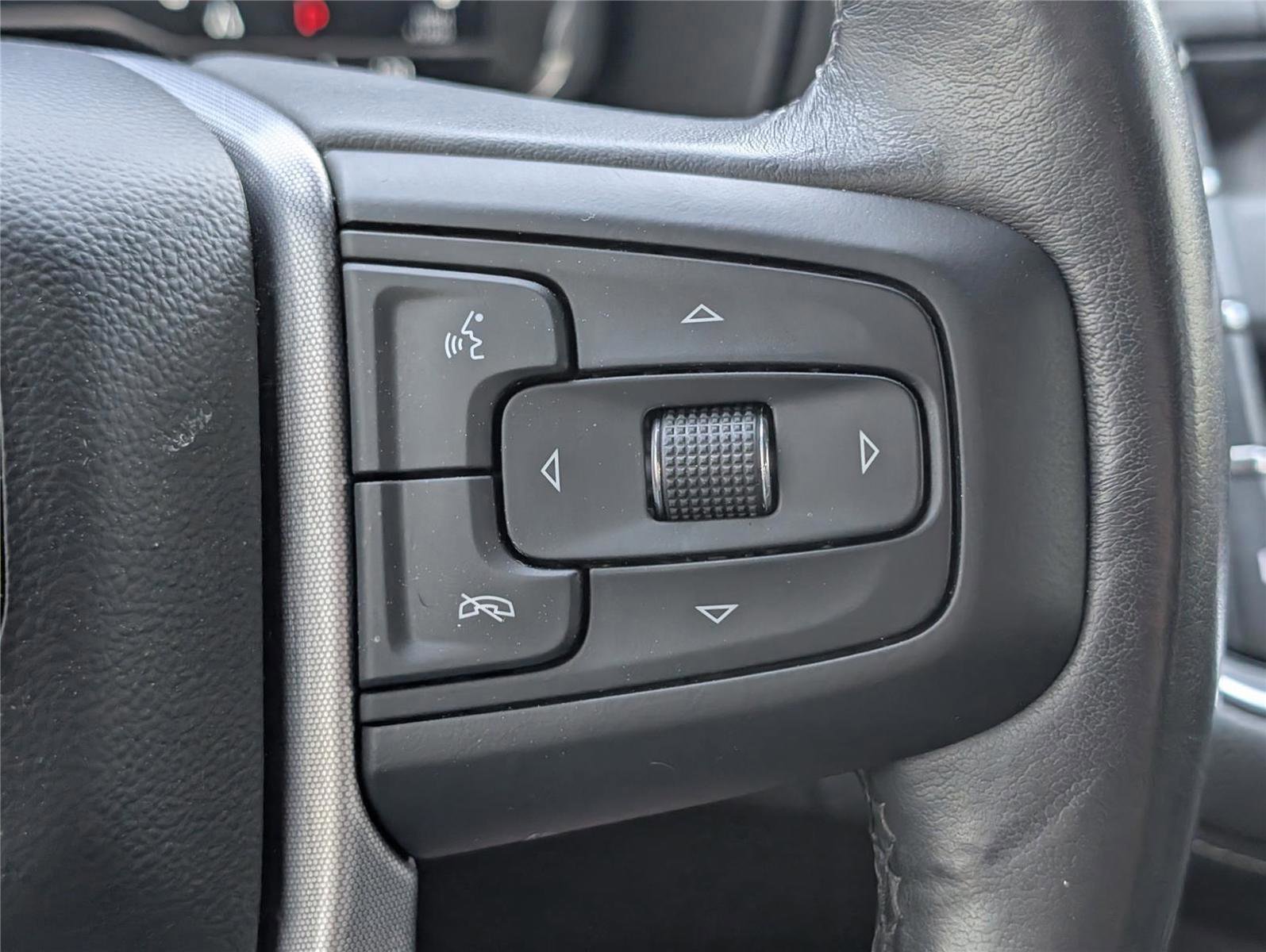 Used 2022 GMC Yukon SLT w/ SLT Premium Package image 23