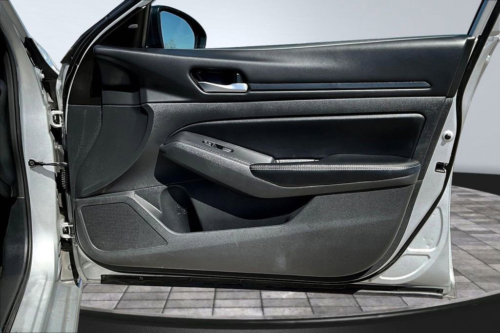 Used 2024 Nissan Altima 2.5 SV image 29