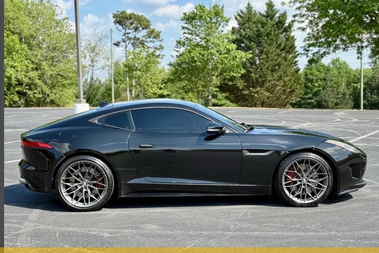 Used 2015 Jaguar F-TYPE R RWD image 3